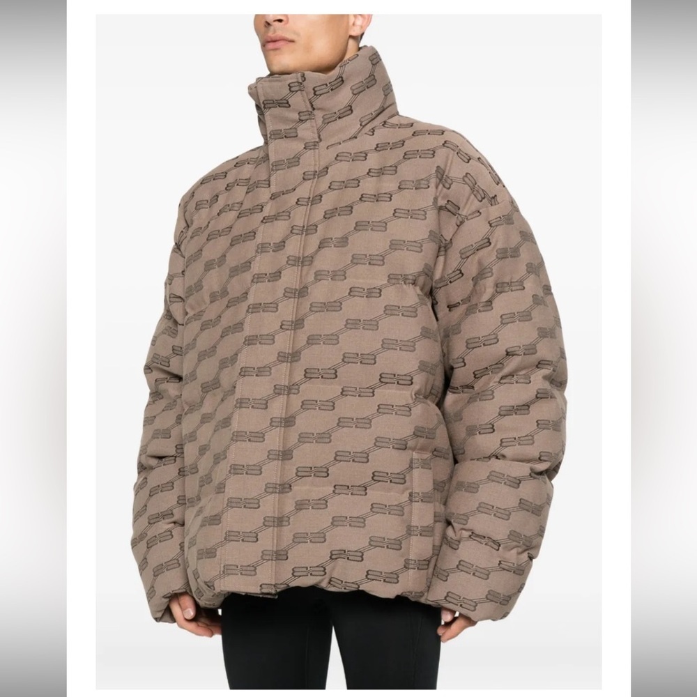 Men's Balenciaga logo-pattern quilted padded jacket Bb monogram
size 54 XXL - Picture 3 of 8